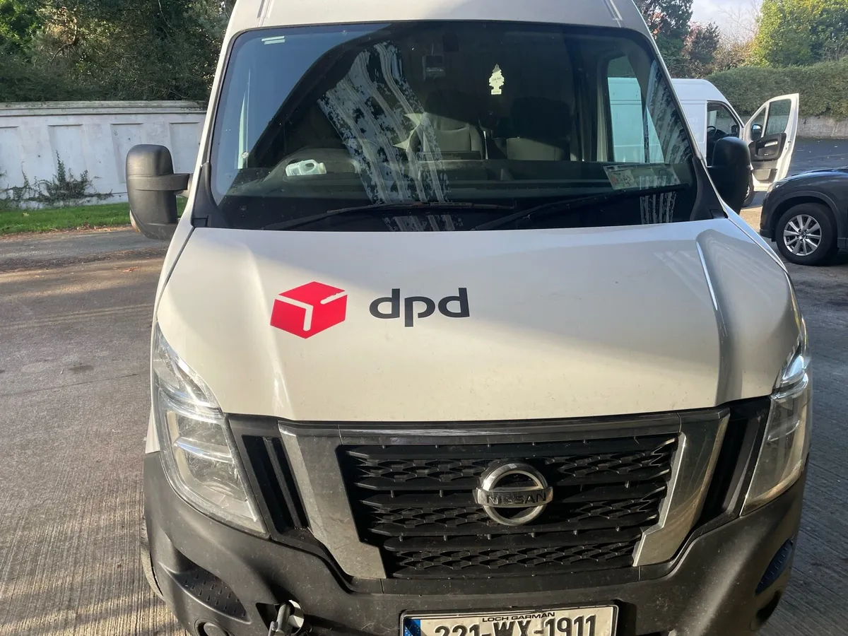 221 Nissan NV400 - Image 2