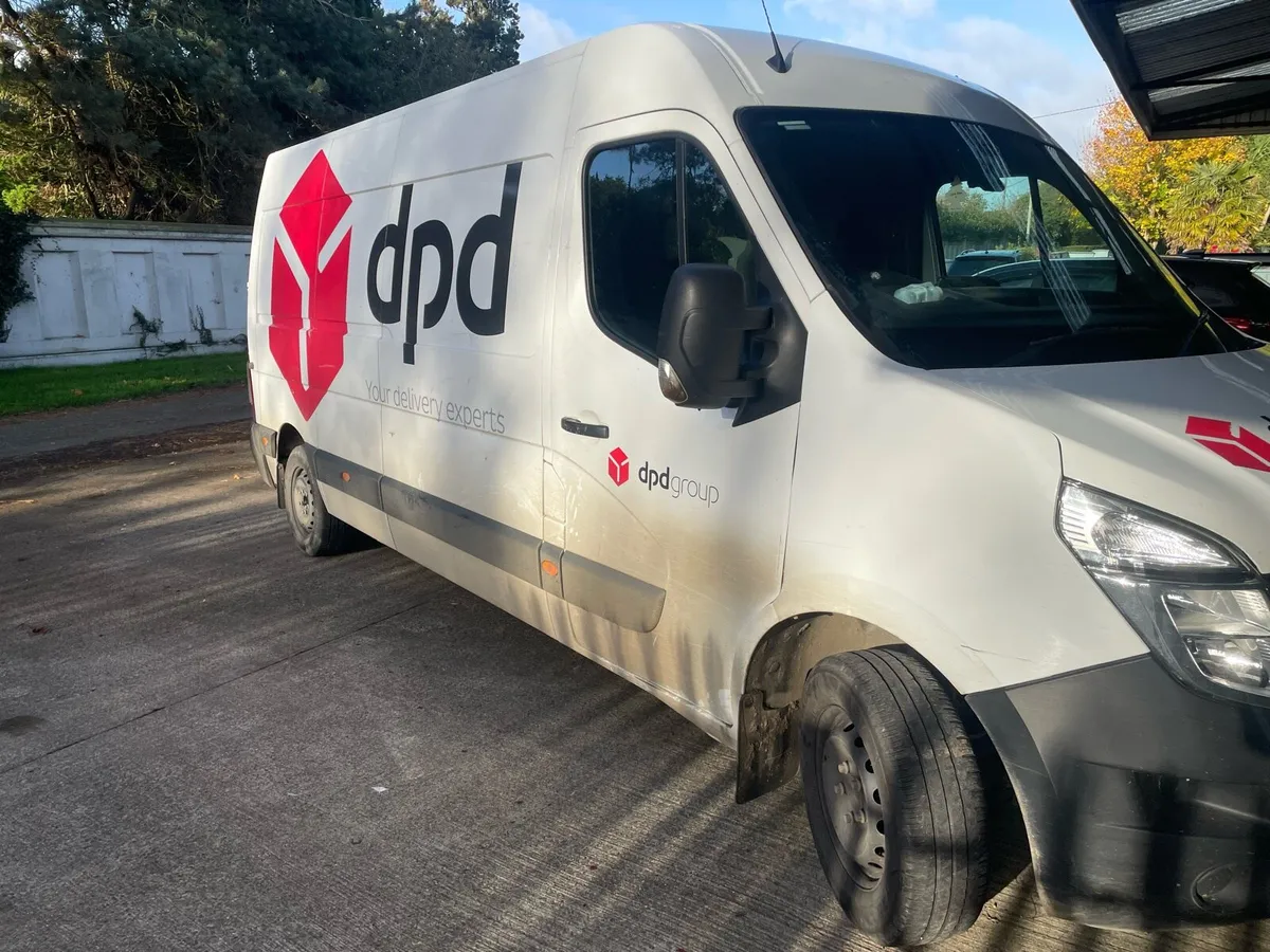 221 Nissan NV400 - Image 3