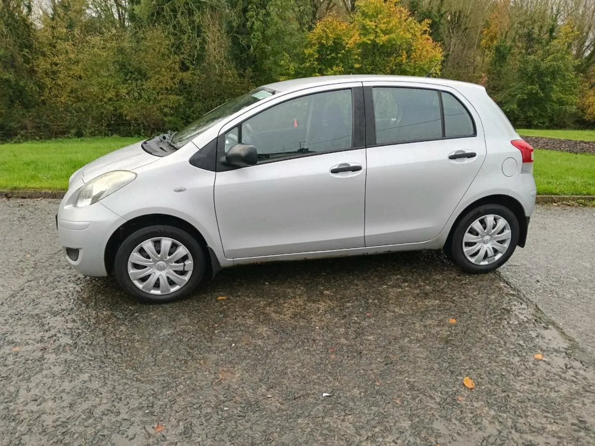 2010 Toyota  yaris one liter  nct 15/12/26 - Image 3