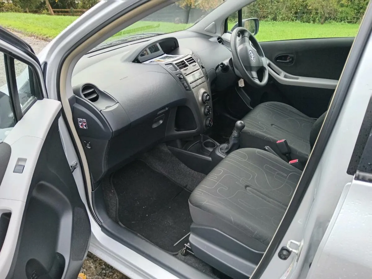 2010 Toyota  yaris one liter  nct 15/12/26 - Image 4