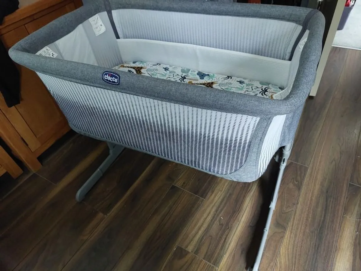 Next to Me Cot and Bedding - Image 1
