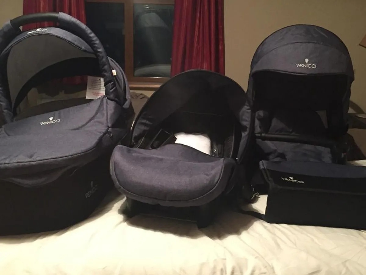 Venicci Soft 3 in 1 travel system in Denim Blue limited edition - Image 4