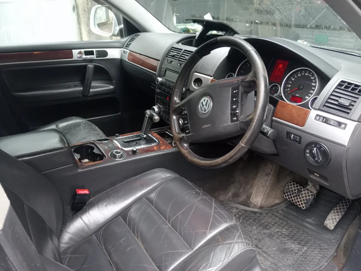 Volkswagen Touareg 2008 - Image 4