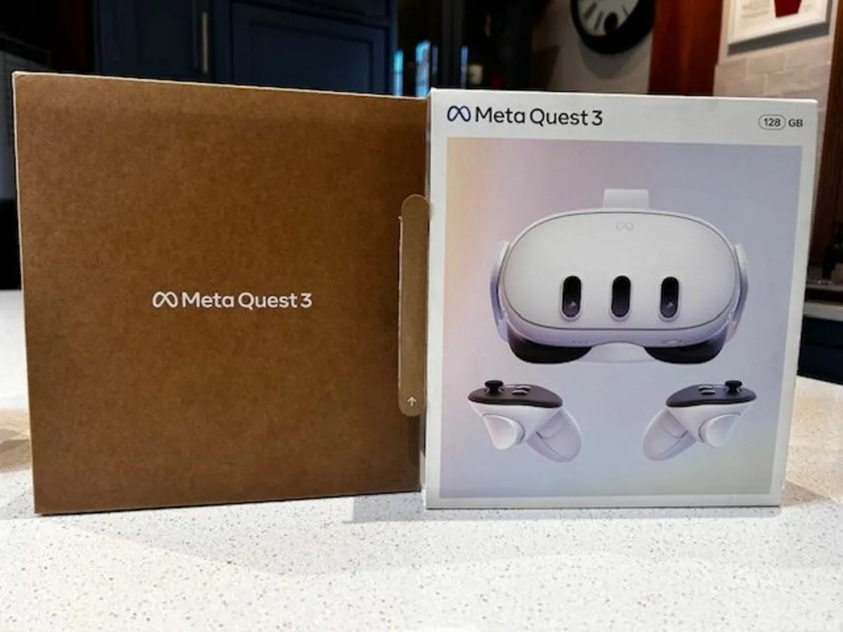 Meta Quest 3 VR 128Gb with Charging Dock - Image 2