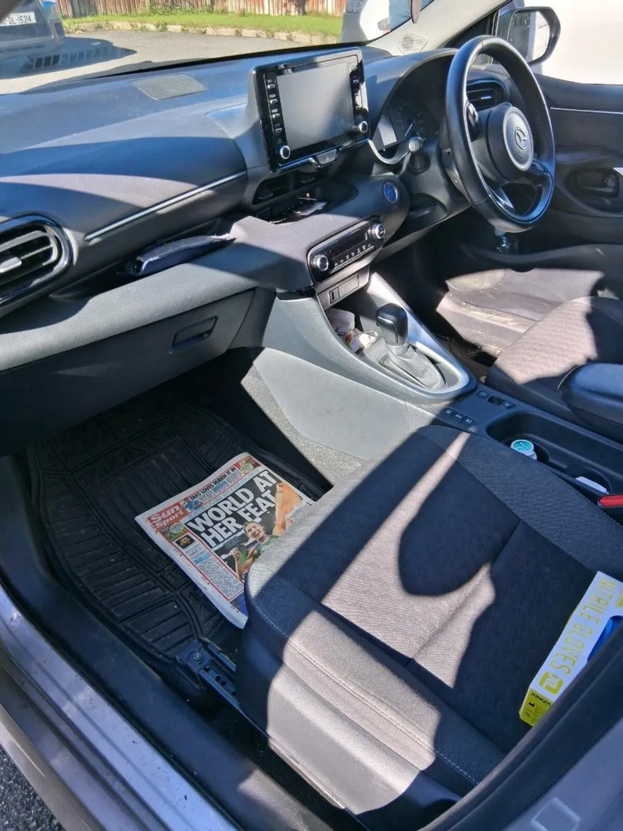 Mazda 2 hybrid - Image 3