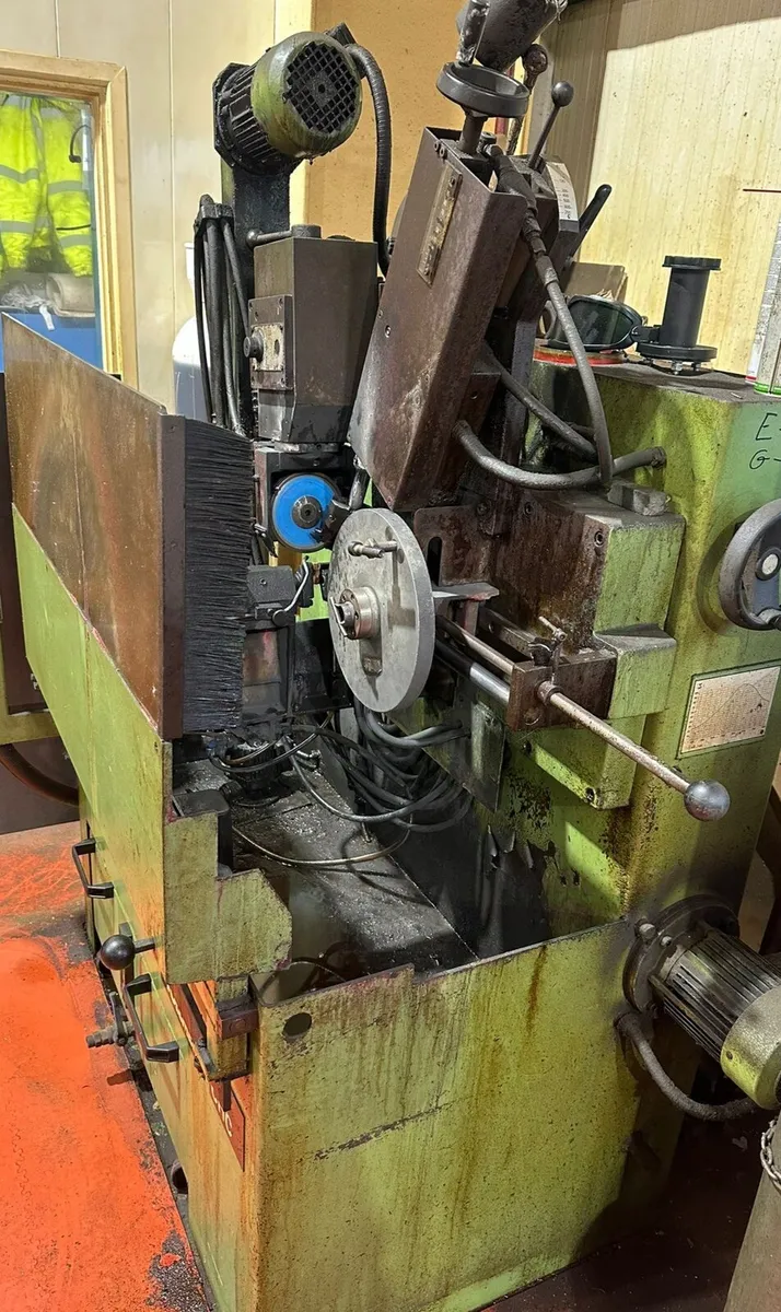 Vollmer circular saw grinder. - Image 1