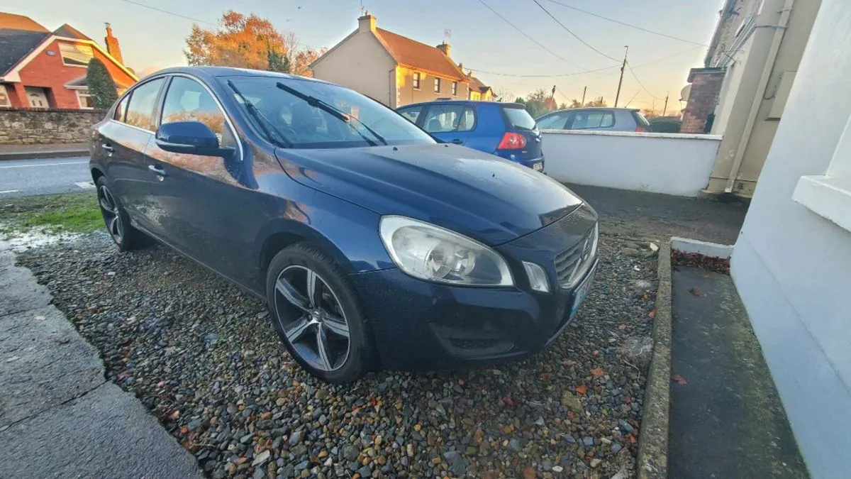 Volvo S60 - Image 2