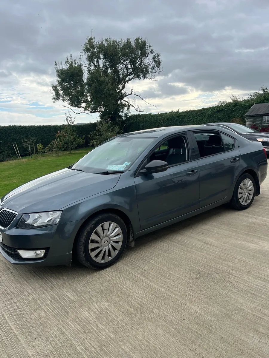 Skoda Octavia 2015 - Image 2