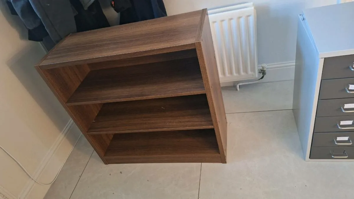 Book shelf - Image 1