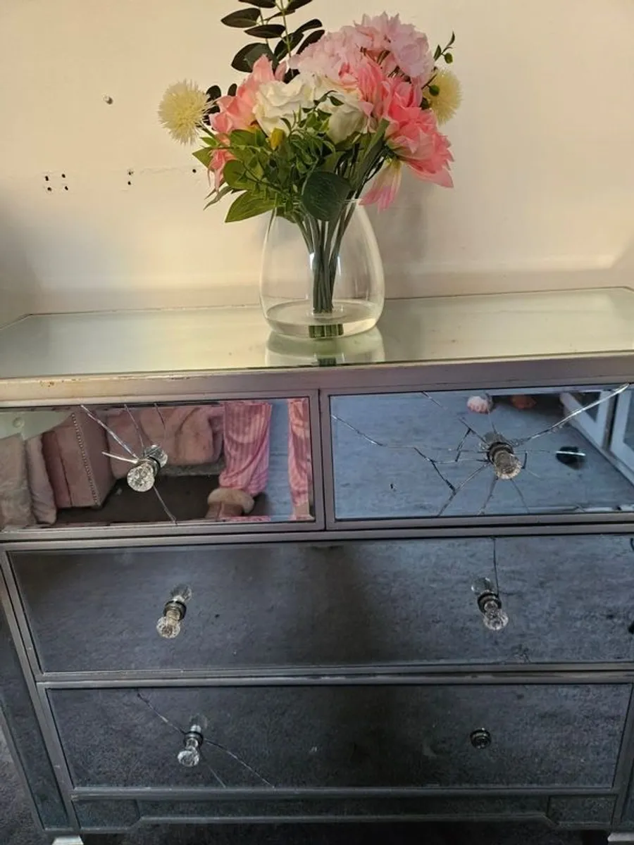 free to take Chest of drawers - Image 1