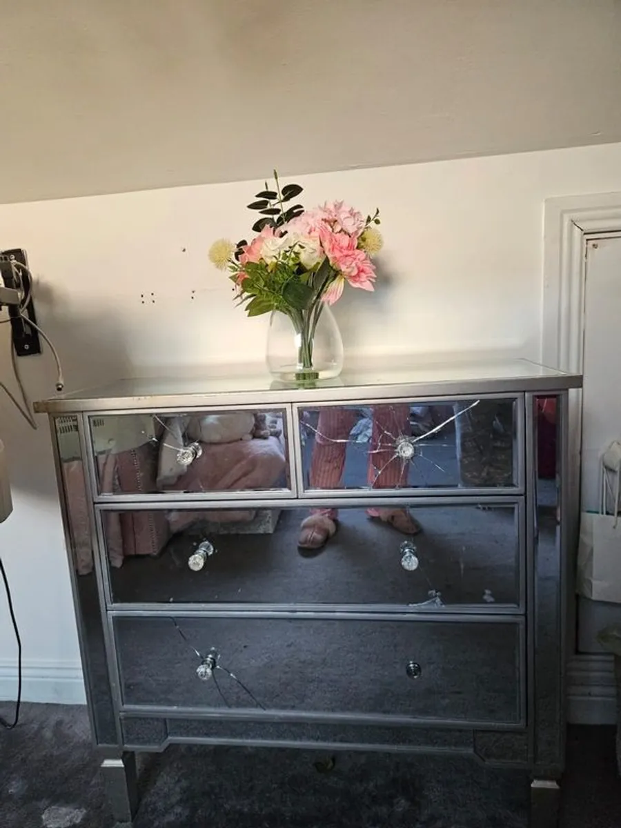 free to take Chest of drawers - Image 2