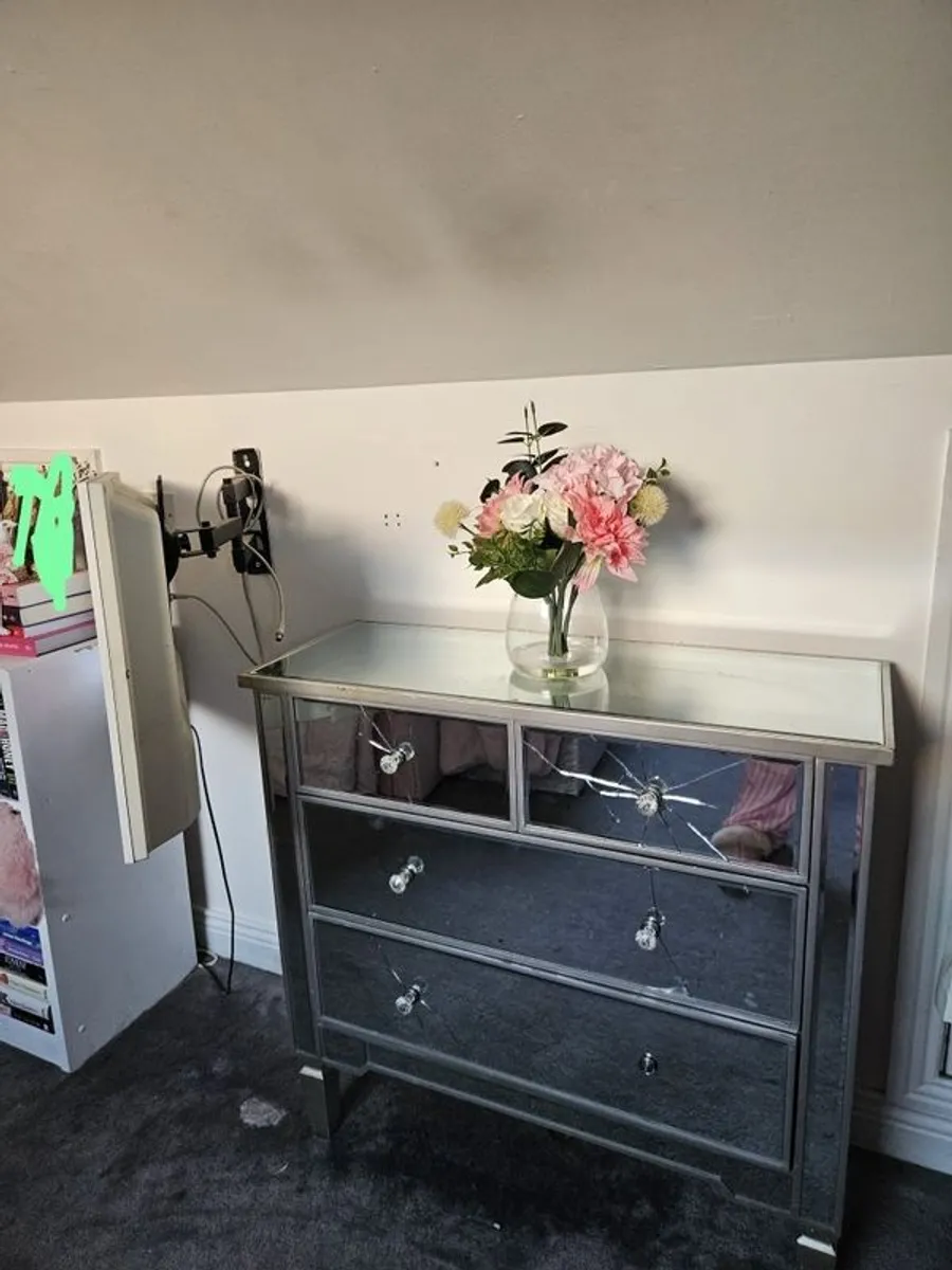free to take Chest of drawers - Image 3