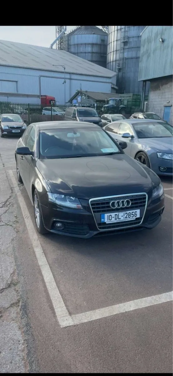 2010 Audi a4 - Image 2