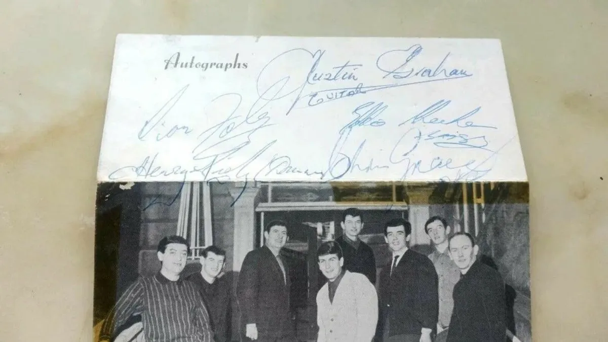 Donie Collins Bans Photo - Image 3