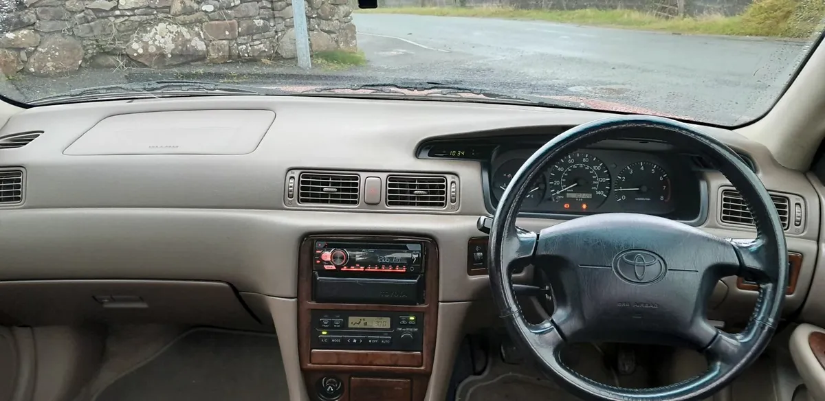 Toyota Camry 1996 - Image 2