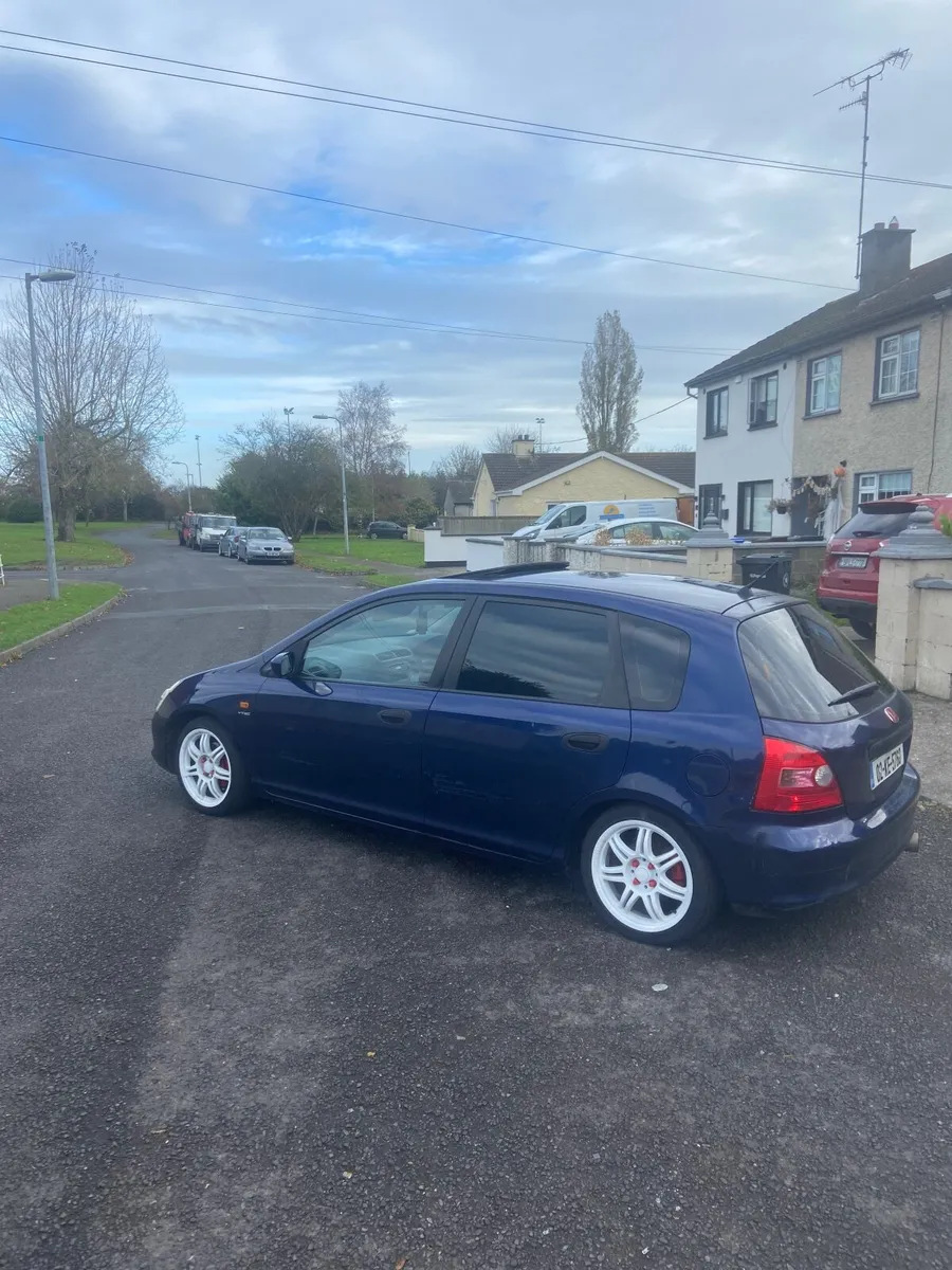 Honda Civic 2002 - Image 1