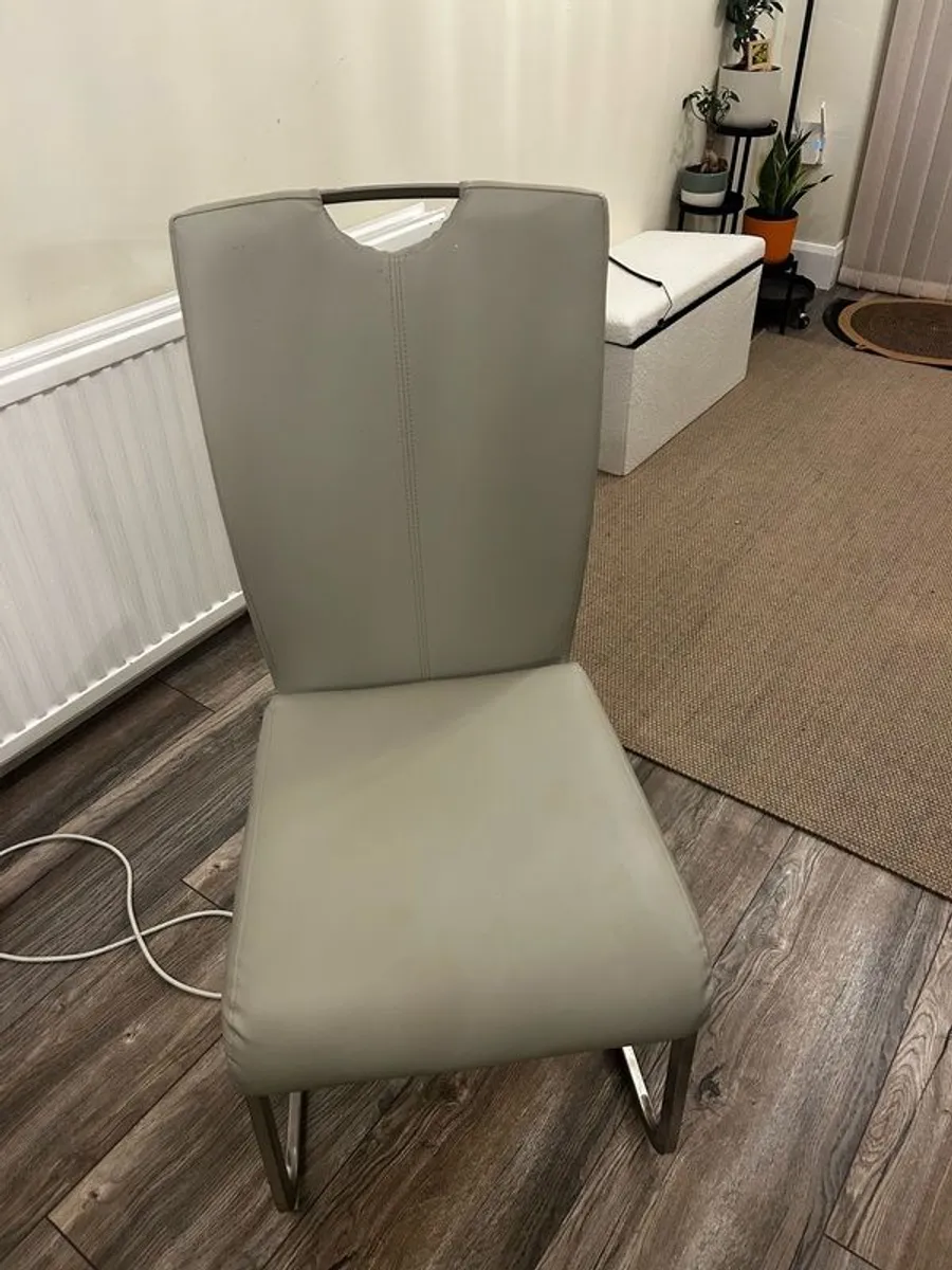DINING Room Chairs 6 - Image 3