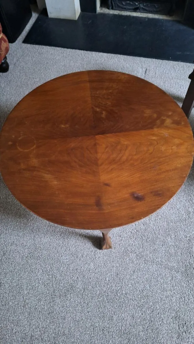 Circular table - Image 1
