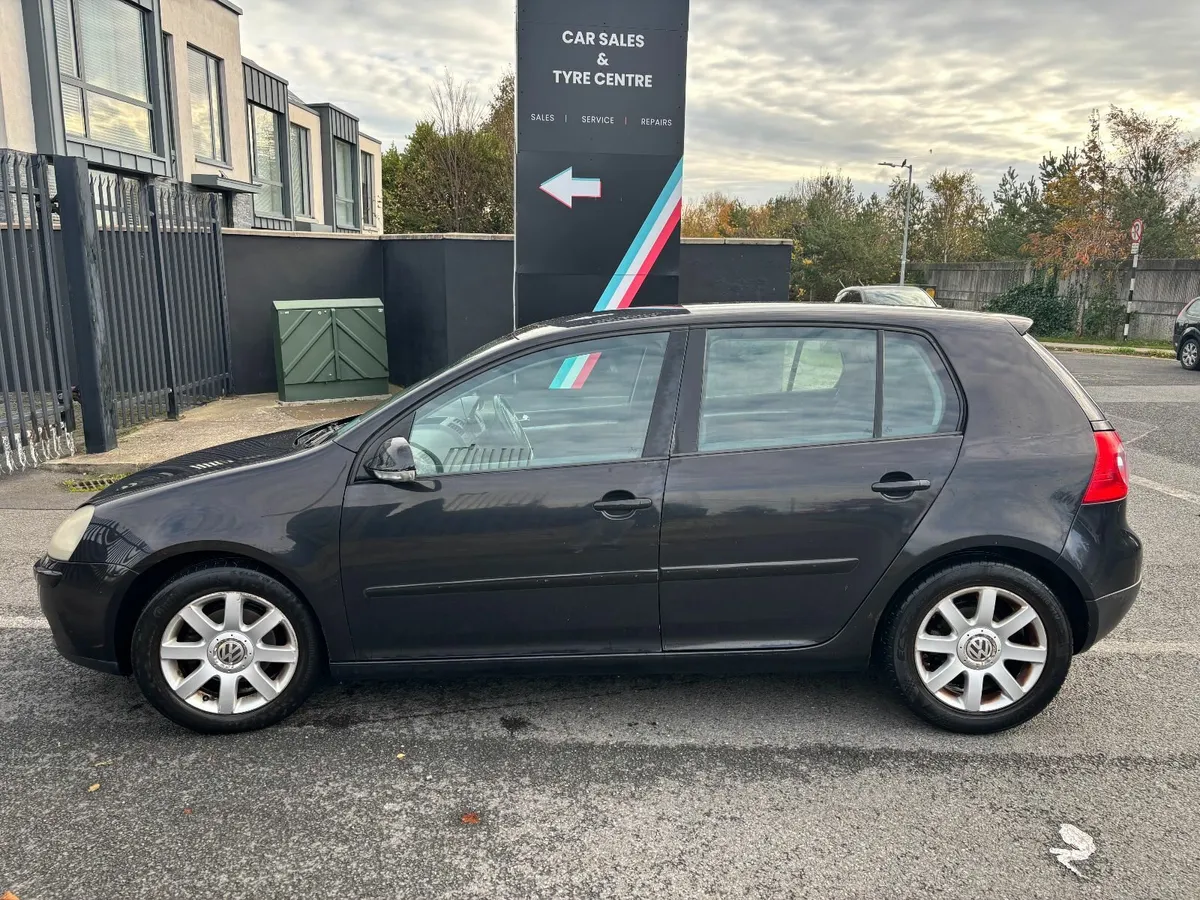 Volkswagen Golf 2004 - Image 2