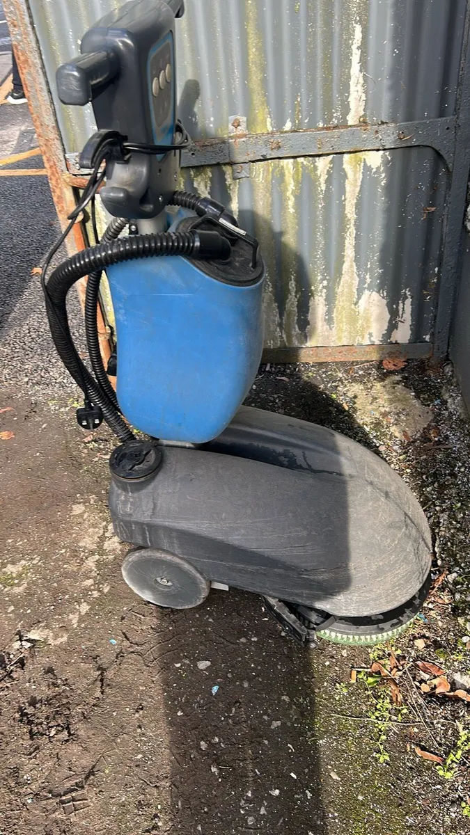 Floor scrubber dryers floor polisher buffers - Image 3
