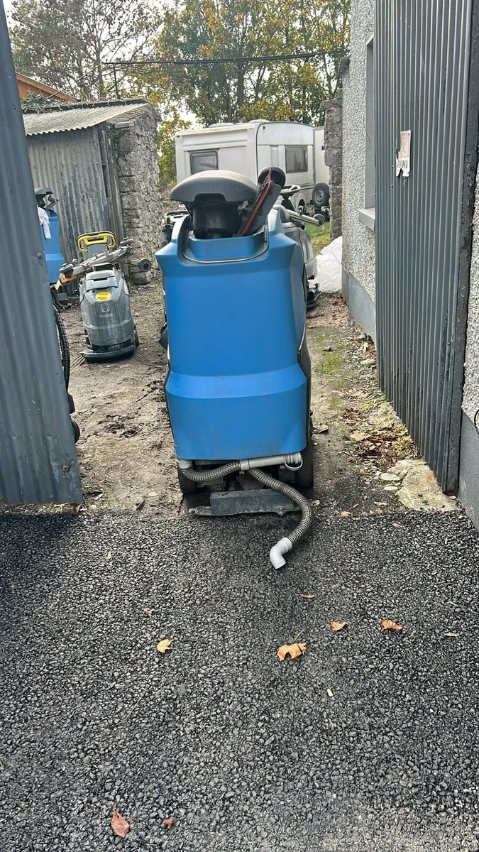 Floor scrubber dryers floor polisher buffers - Image 4