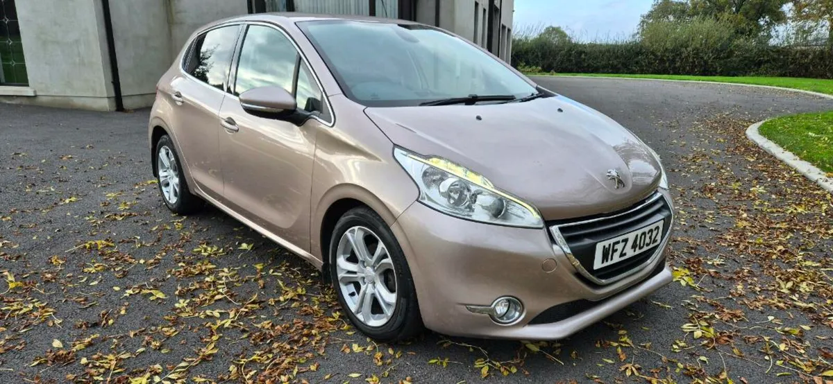 PEUGEOT 208 Allure - Image 4