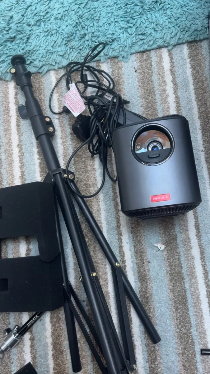 Nebula cinema projector - Image 1