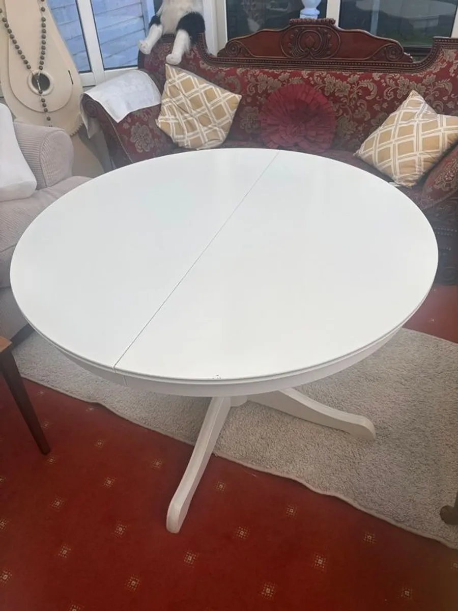 Table and Chairs - Image 1
