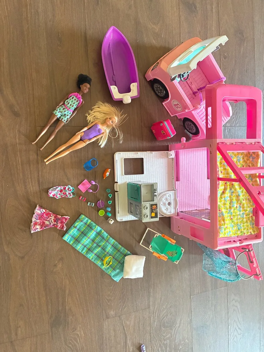 Barbie house, camper, aeroplane and more - Image 2
