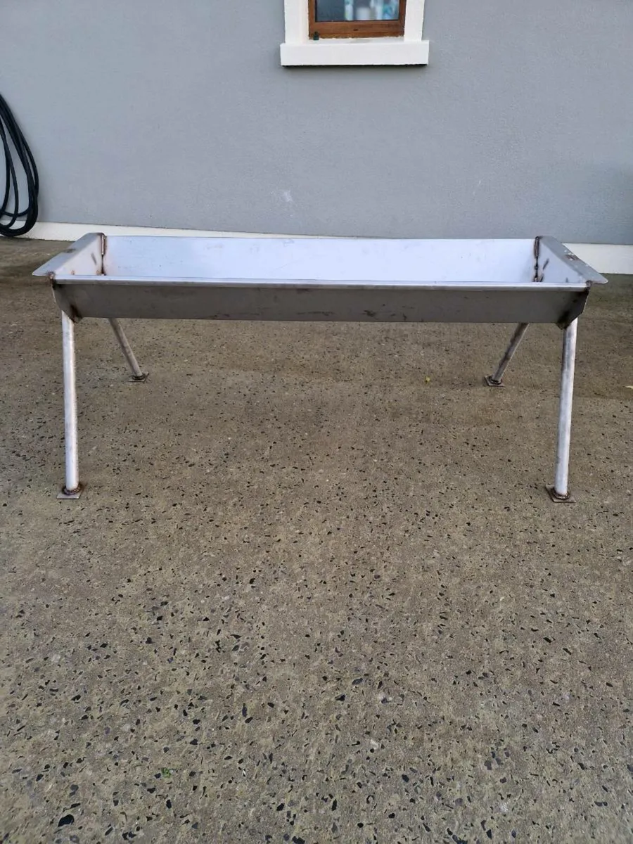 Cattle trough - Image 1