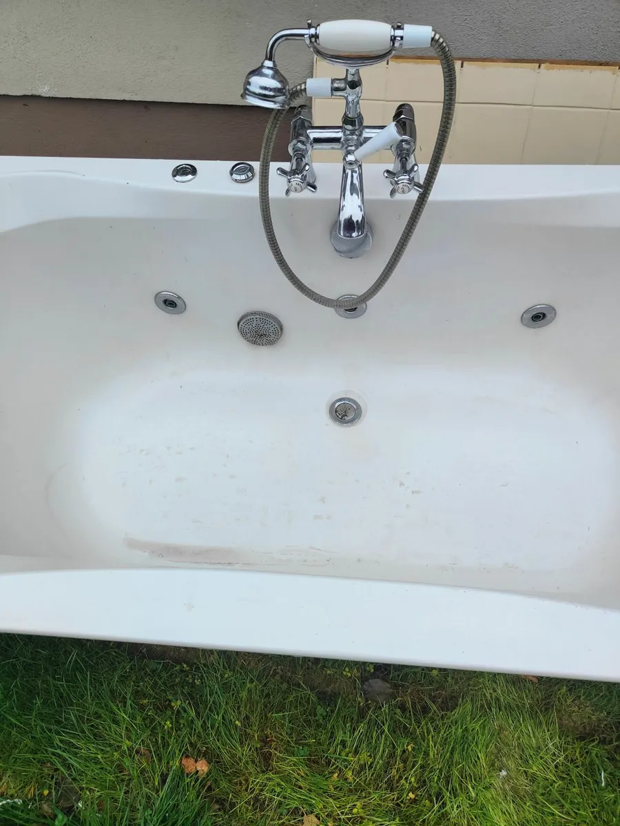 Jacuzzi bath