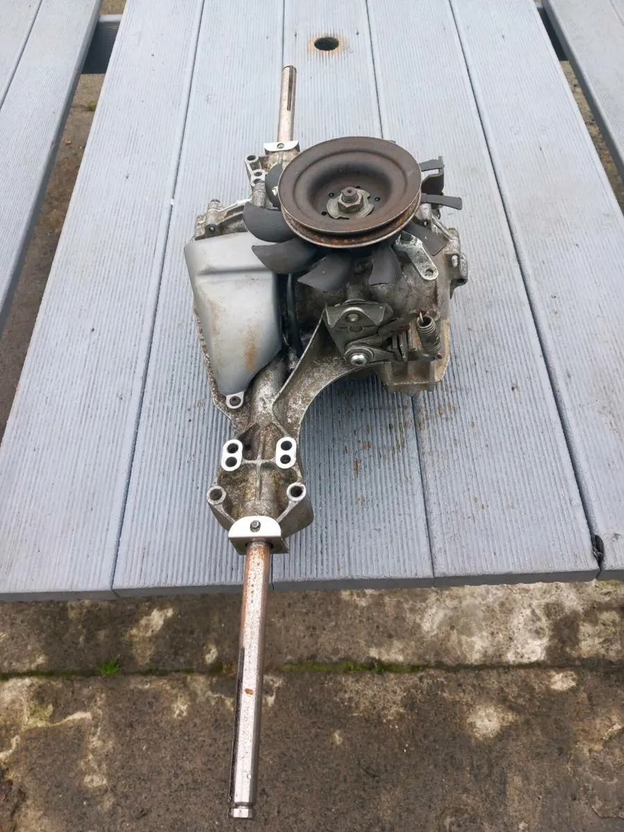Castlegarden hydrostatic transmission for sale - Image 4
