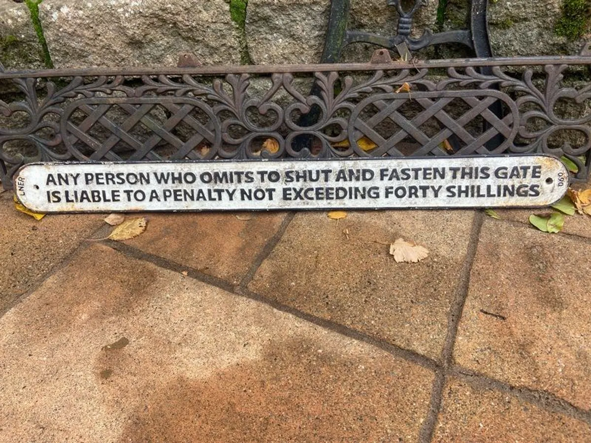 Cast iron gate sign - Image 3