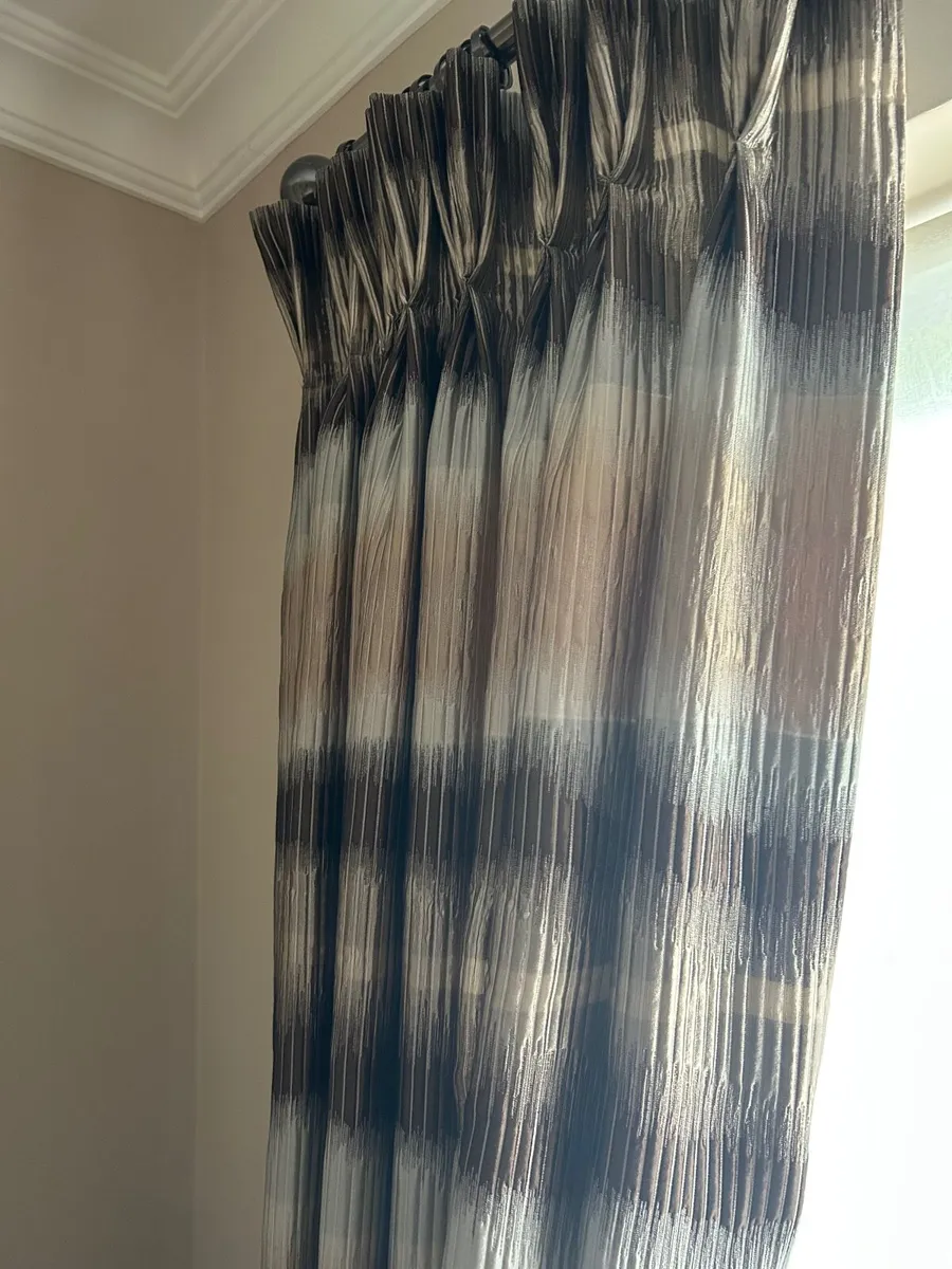 Curtains - Image 1
