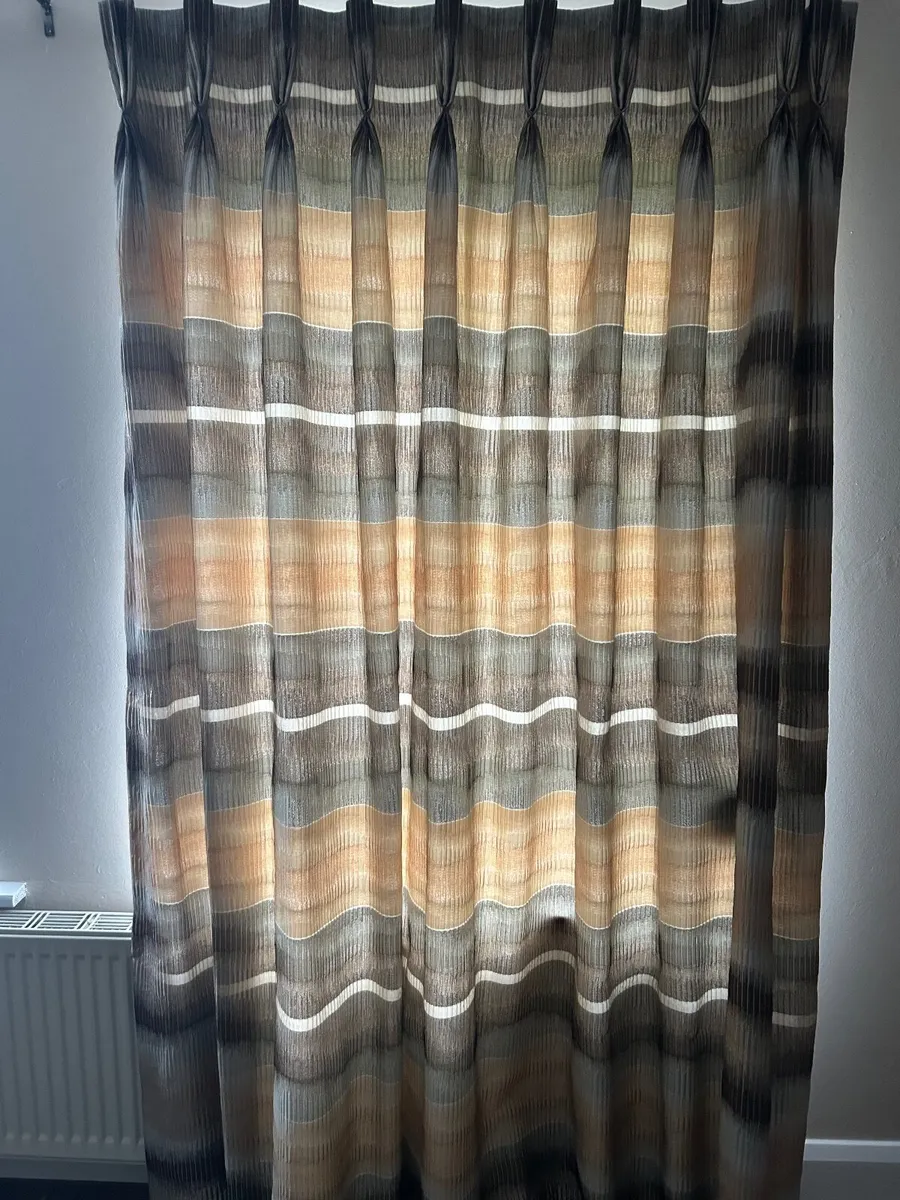 Curtains - Image 4