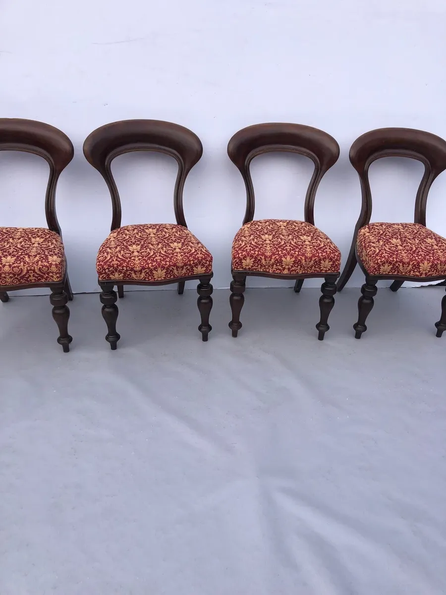 Four chairs - Image 1