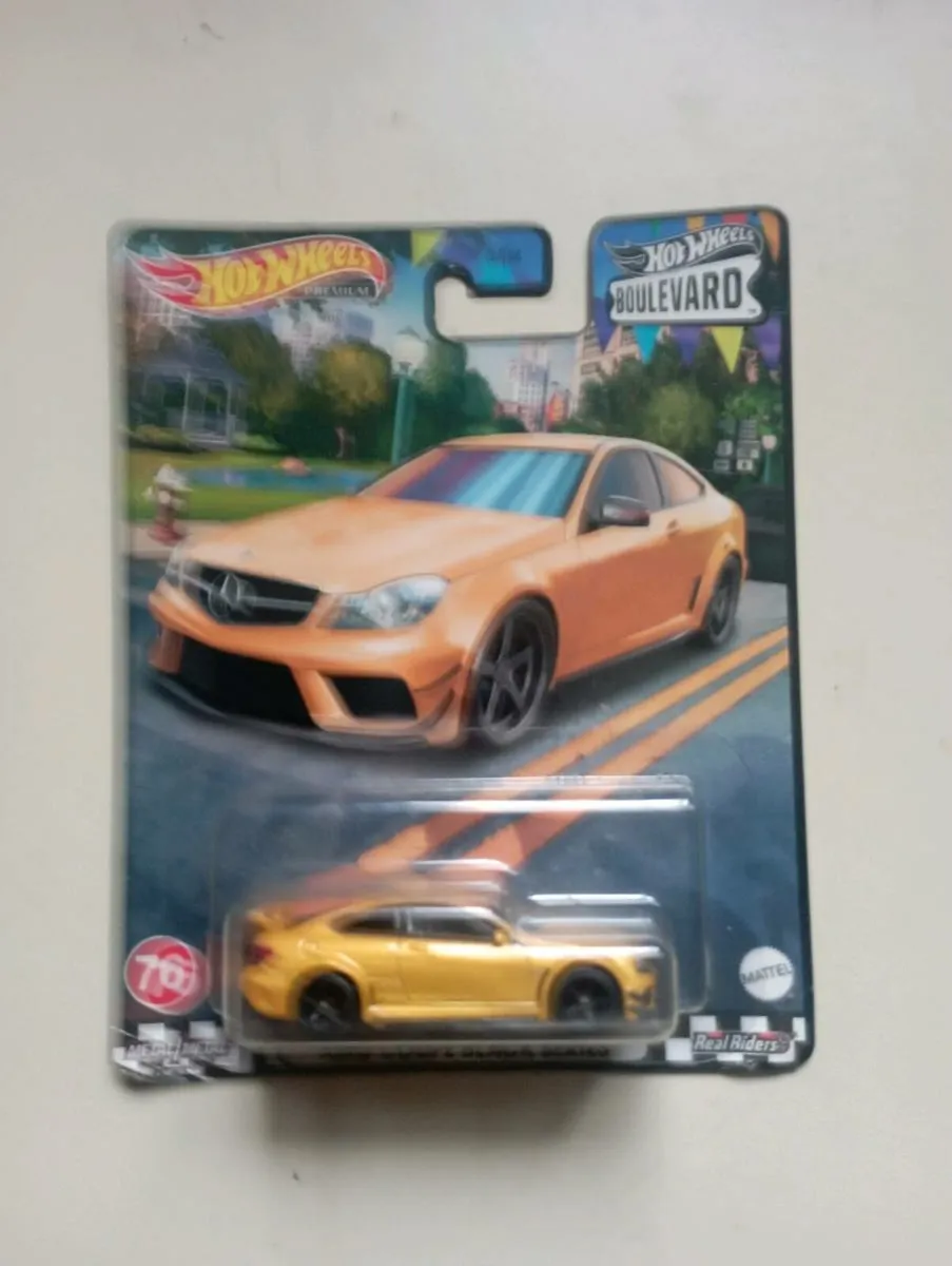 4 HOT  WHEELS DIE-CAST MODLES RACE DAY CAR CULTURE - Image 4