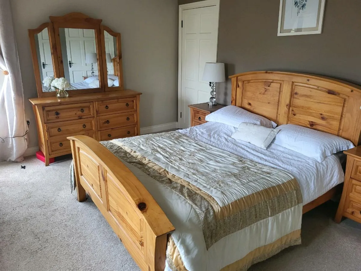 Bedroom suite - Image 2
