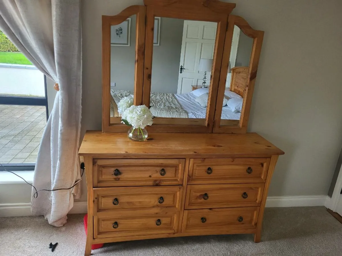 Bedroom suite - Image 3