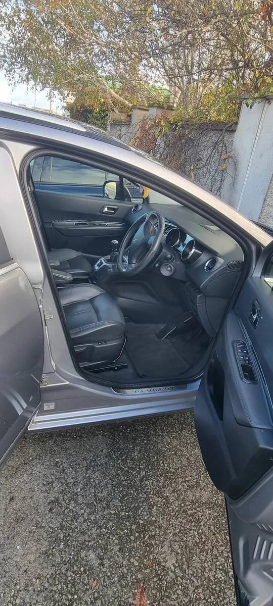 Peugeot 5008 162 with Full Service History Book - Image 2