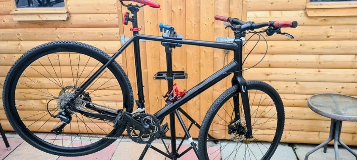 mans hybrid bike - Image 1