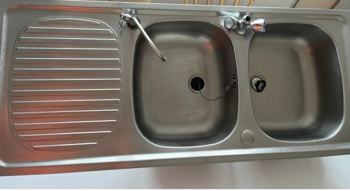 Kitchen sink - Image 1