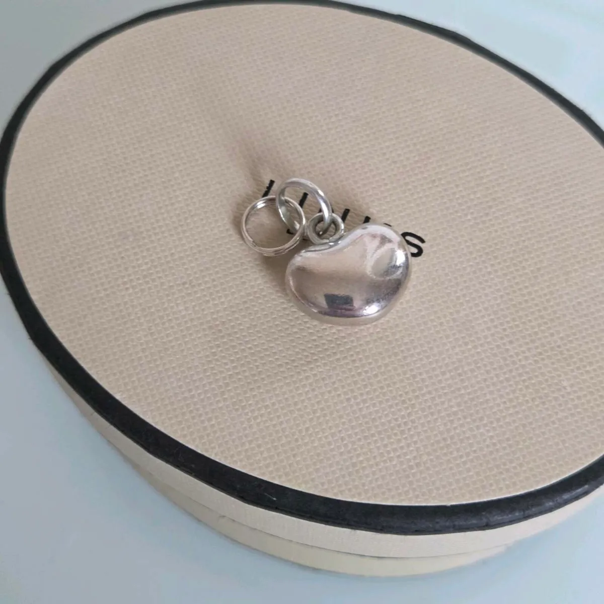 Genuine links of London heart  charm - Image 1