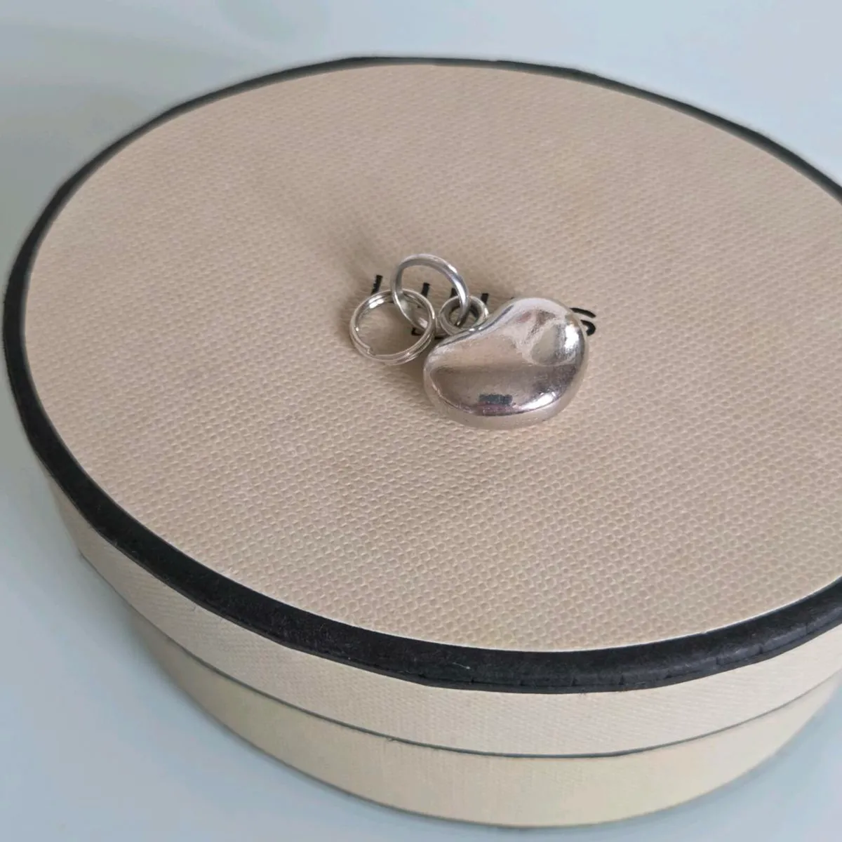 Genuine links of London heart  charm - Image 2