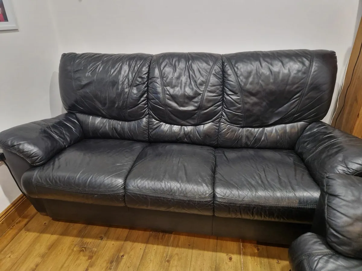 Sofa and 2 armchairs - Image 1