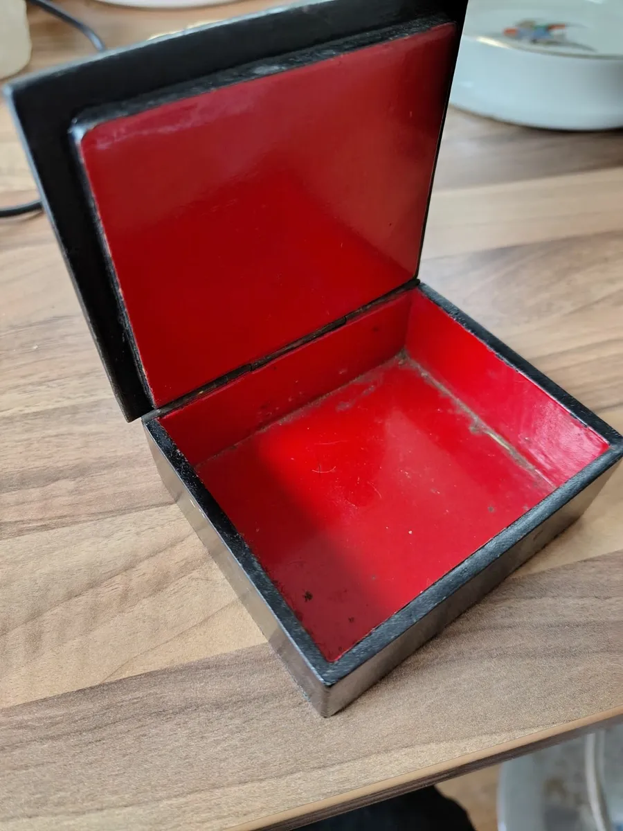 Fedoskino Hand-Painted Russian Lacquer Boxes, pair - Image 3