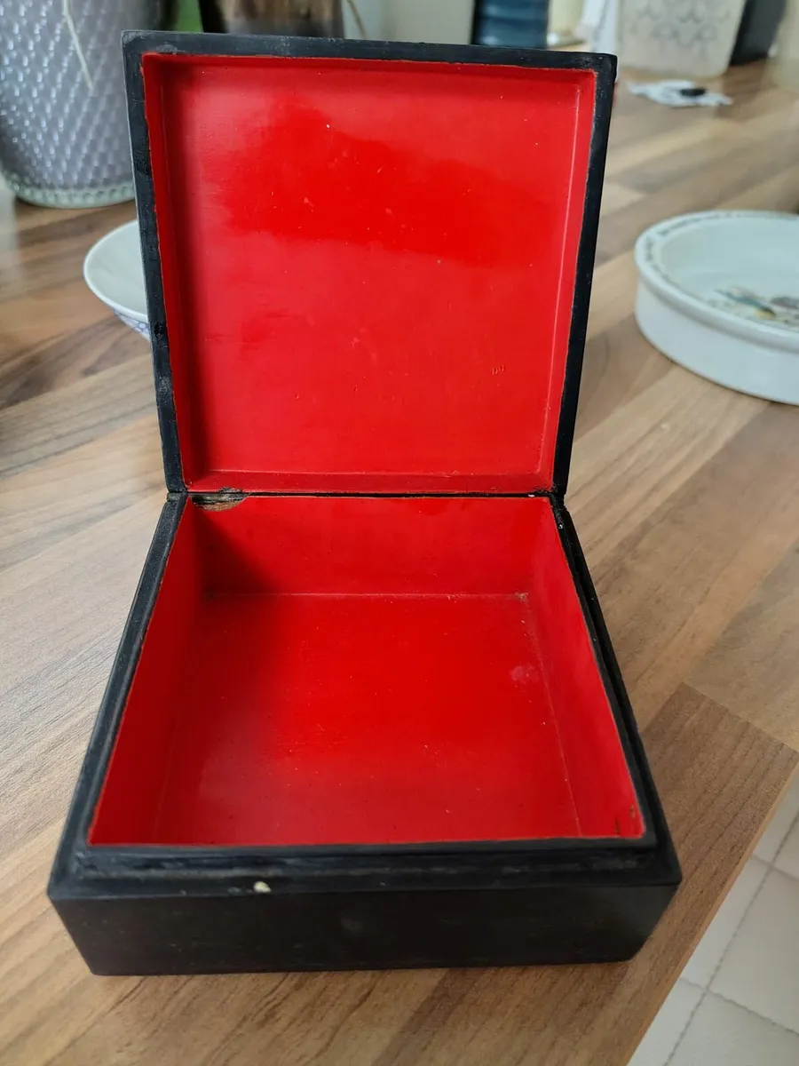 Fedoskino Hand-Painted Russian Lacquer Boxes, pair - Image 4
