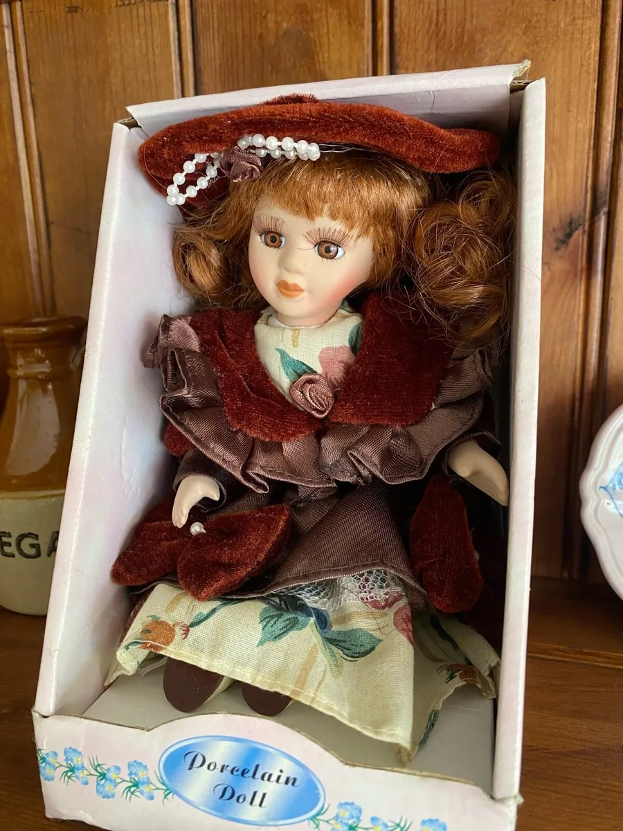Charming Vintage Porcelain Doll - Image 4