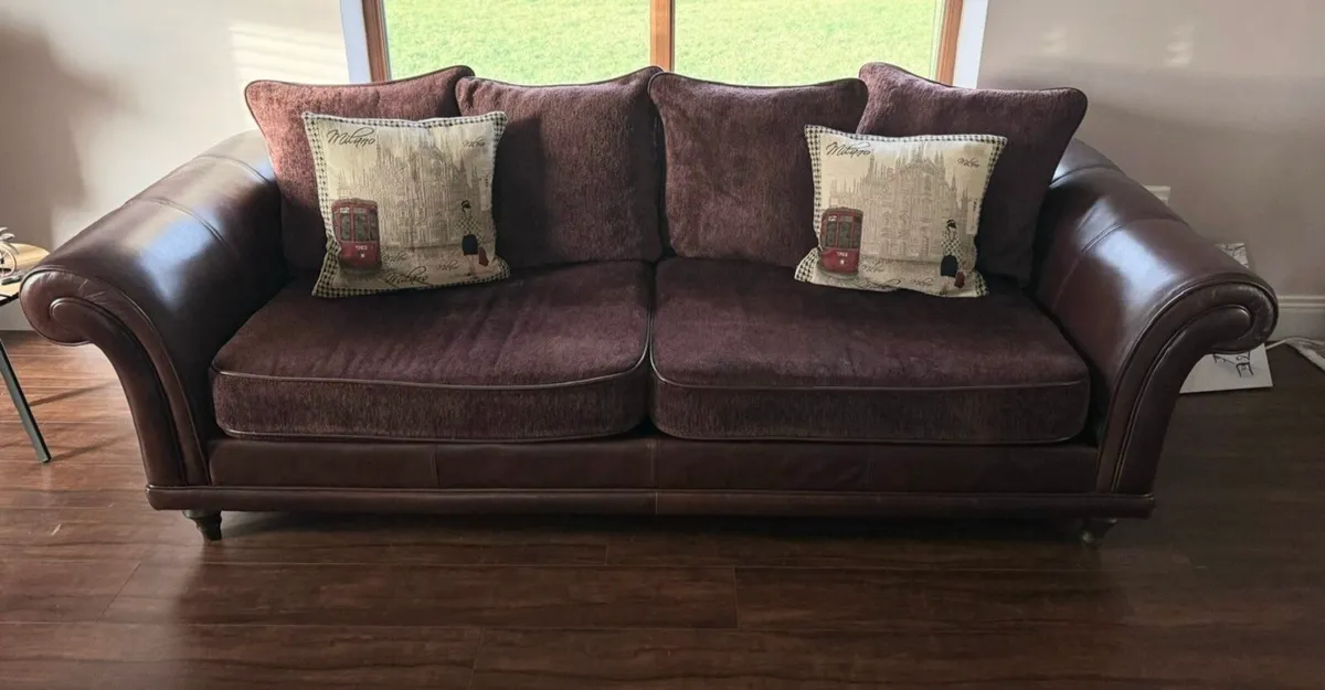 2 Lovely comfy couches - Image 2