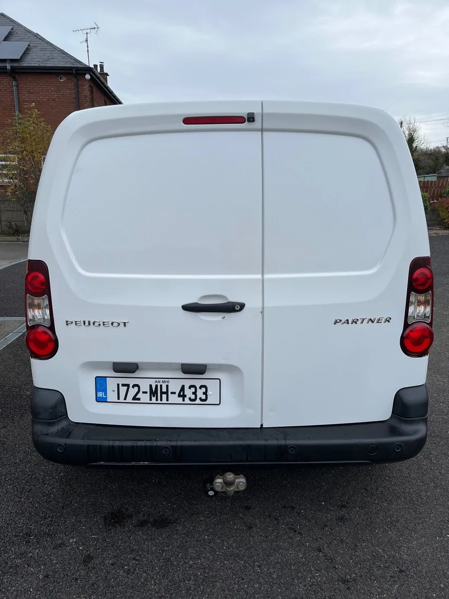 Van - Image 3